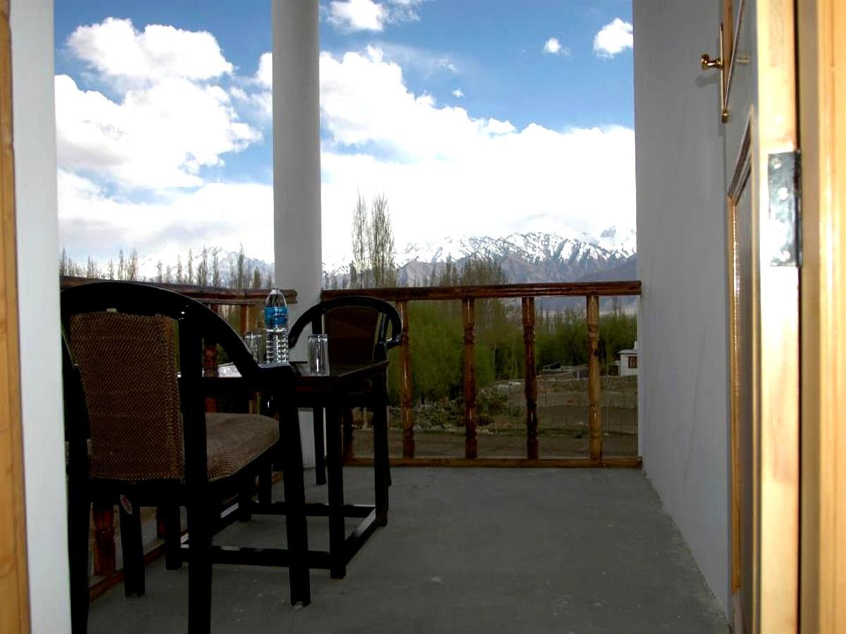 Hotel Ladakh Heaven Лех Екстериор снимка