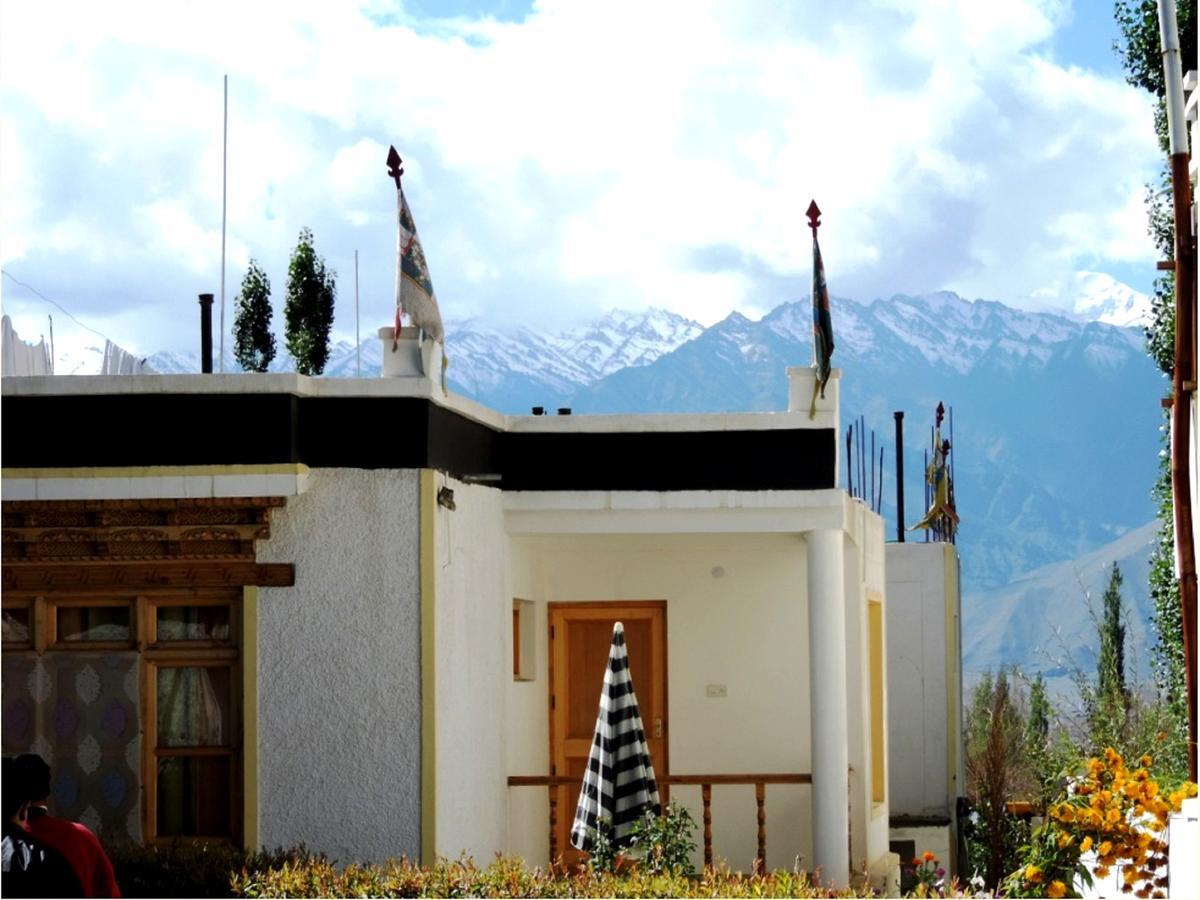 Hotel Ladakh Heaven Лех Екстериор снимка