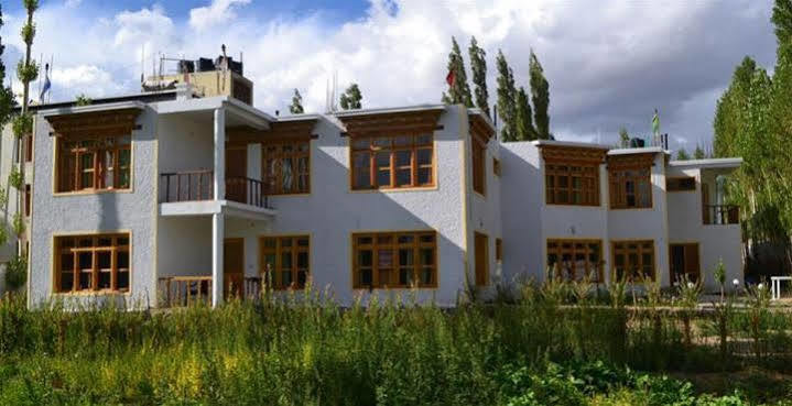 Hotel Ladakh Heaven Лех Екстериор снимка